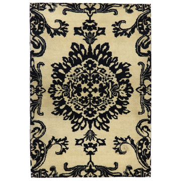 Traditional Wool Cream Handknotted Rug