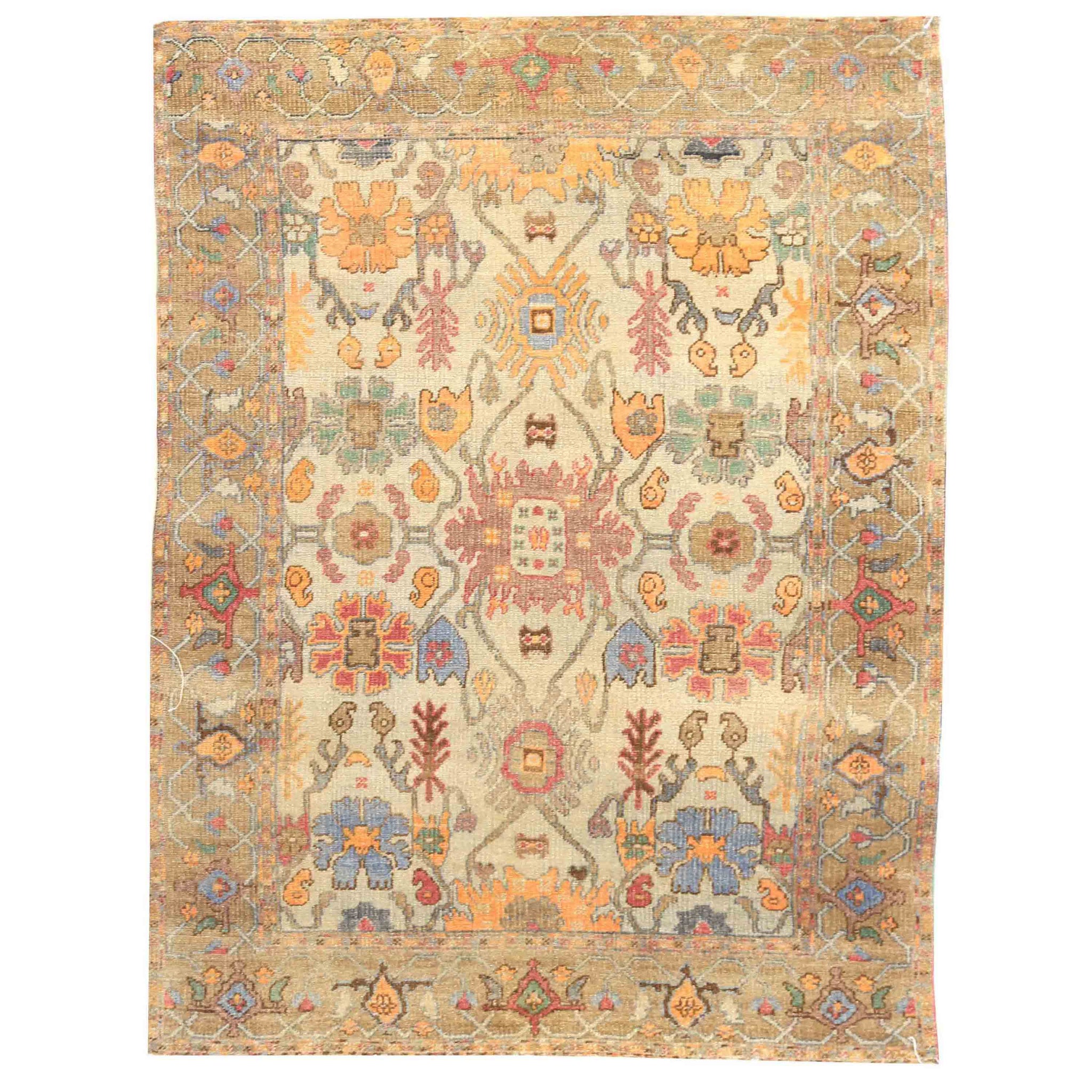 Traditional Wool Beige Handknotted Rug