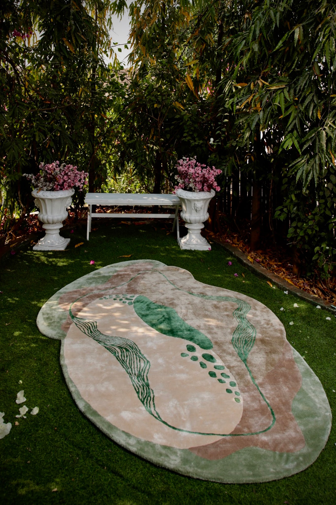 Curvature Pluse Hand Tufted Rug