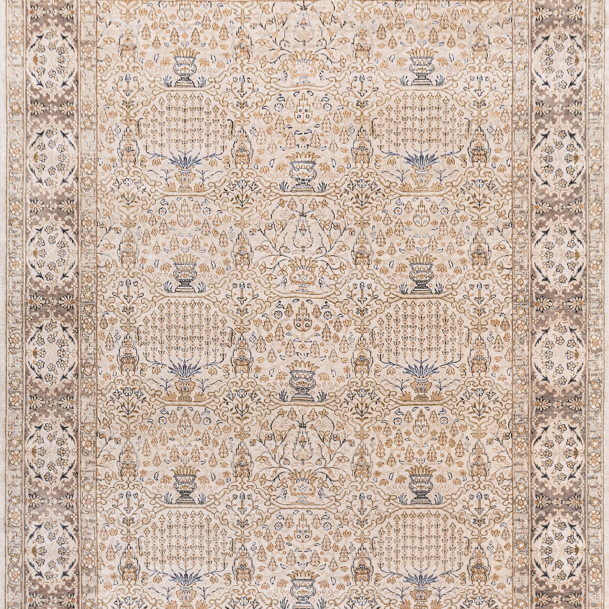 Traditional Wool Beige Handknotted Rug